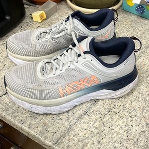 Hoka Bondi 7 sneakers